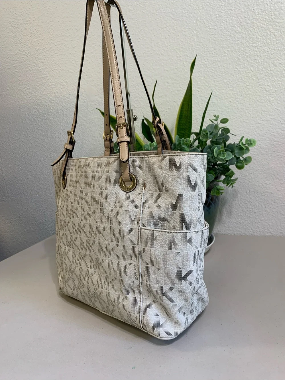 👜💕 Michael Kors Beige Signature MK Logo Tote with Tan Straps